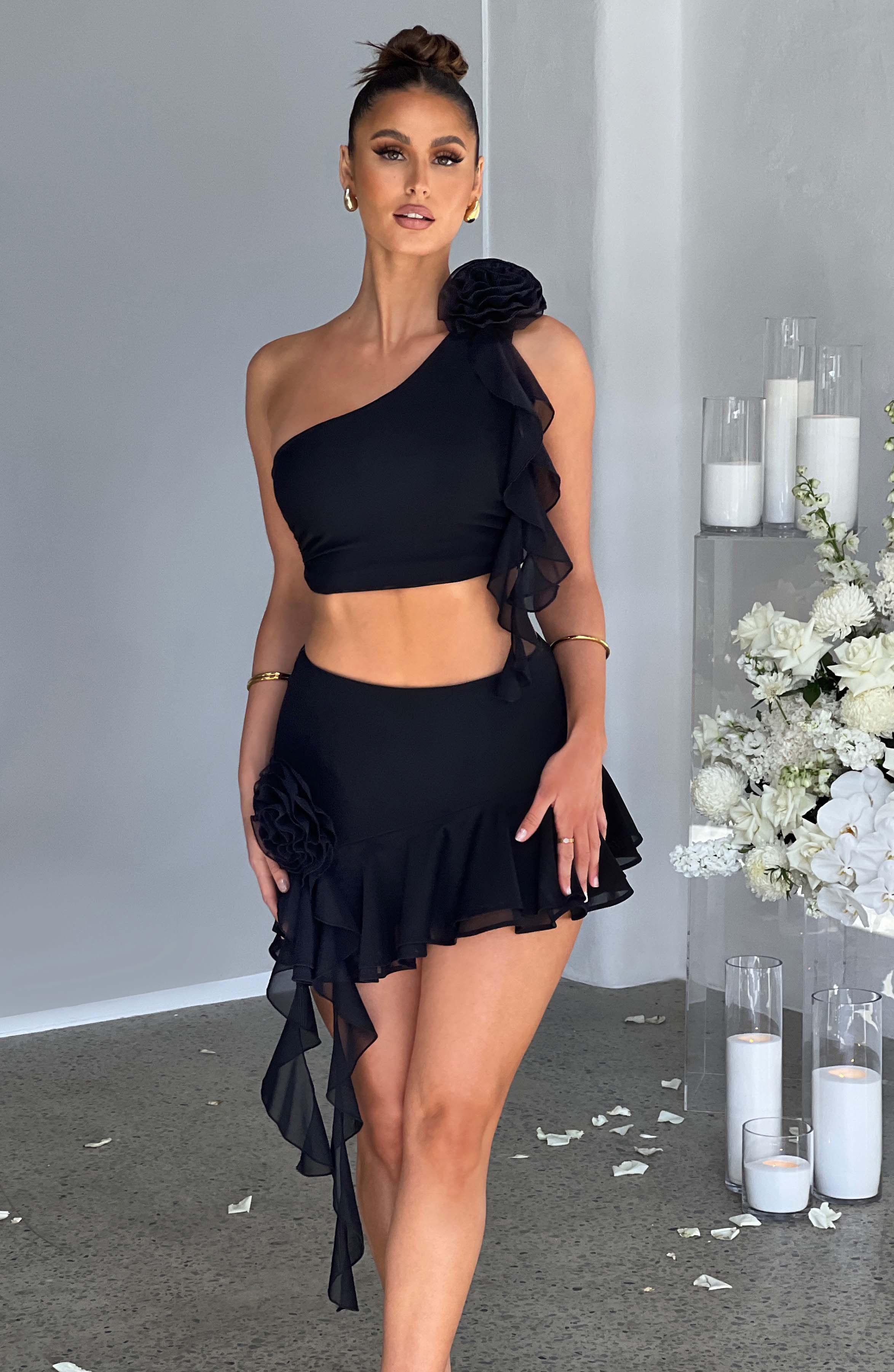 Daina Mini Skirt - Black - Napalia