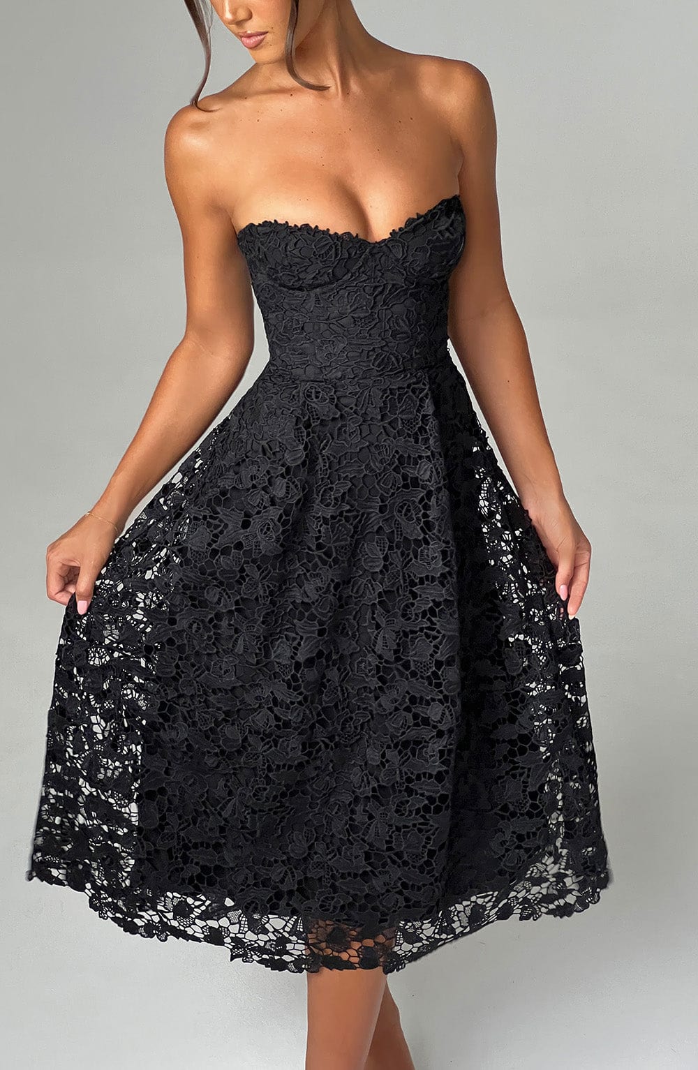 Ishani Midi Dress - Black - Napalia